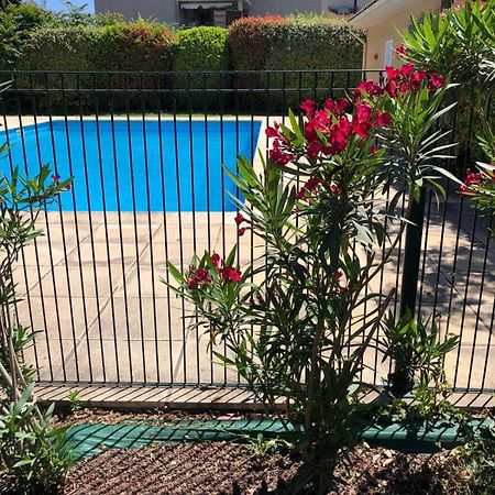 Apartament Les Jardins De Garance Awinion Zewnętrze zdjęcie