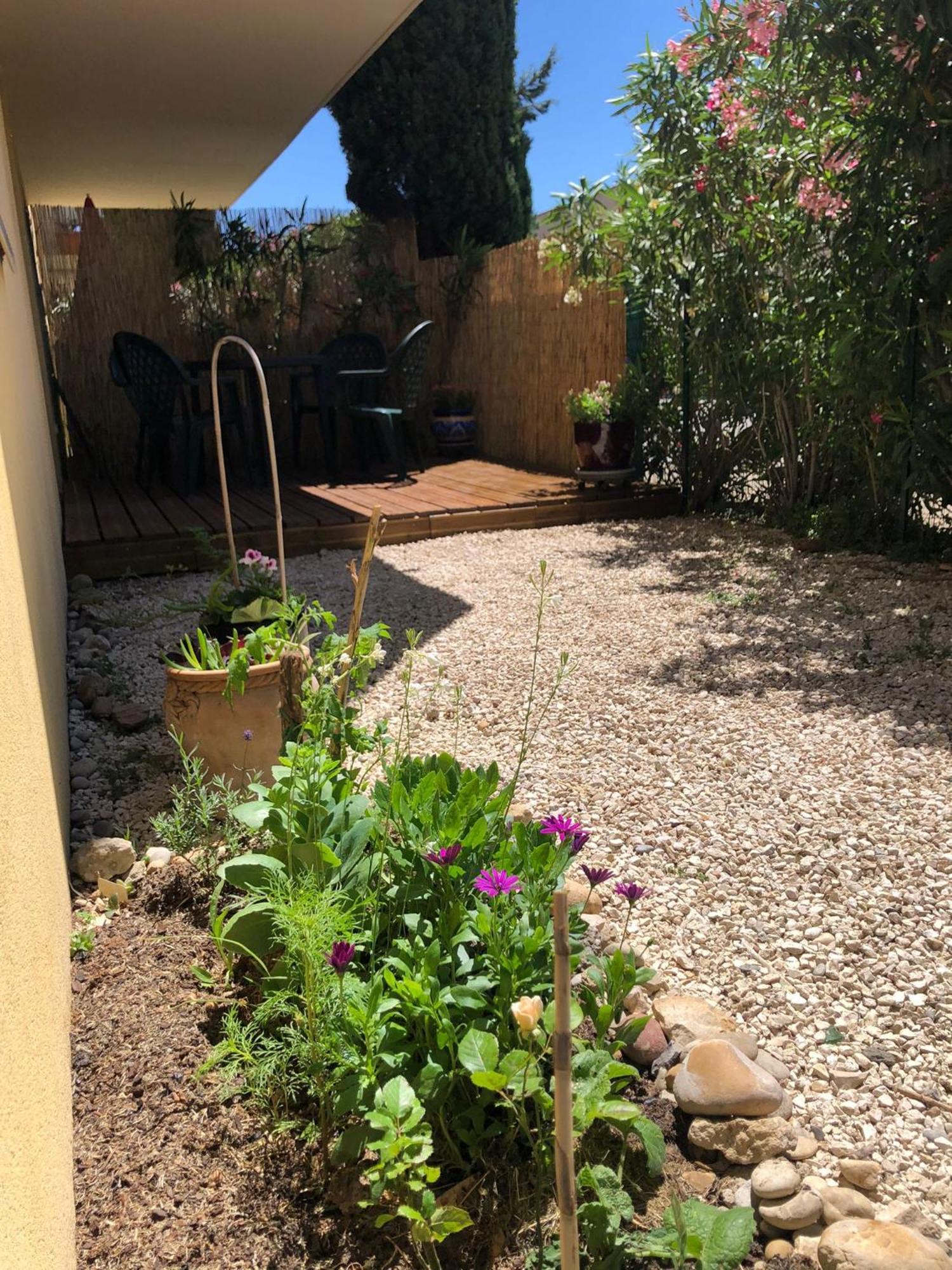 Apartament Les Jardins De Garance Awinion Zewnętrze zdjęcie